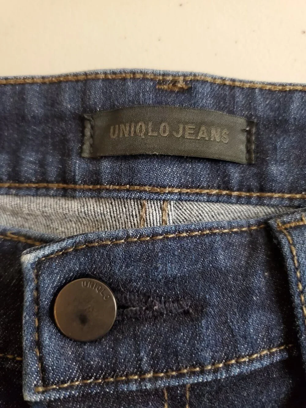 UNIQLO SZ 31 Men's Ultra Stretch Skinny-Fit Low-rise Tapered Jeans Dark Wash